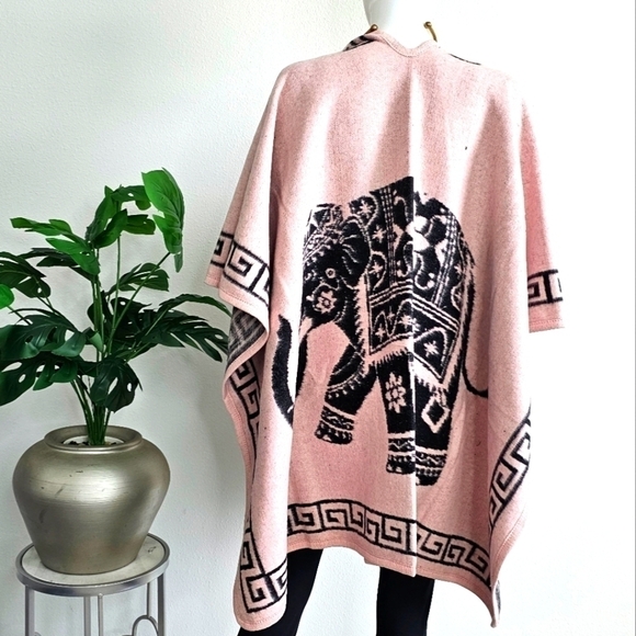 Blanket Shawl/ Poncho Reversible Sweater - Elephant - Picture 3 of 4